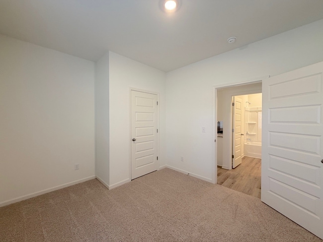 Building Photo - 2028 Eaton Pl