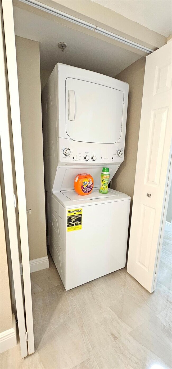 Building Photo - 6768 Heritage Grande