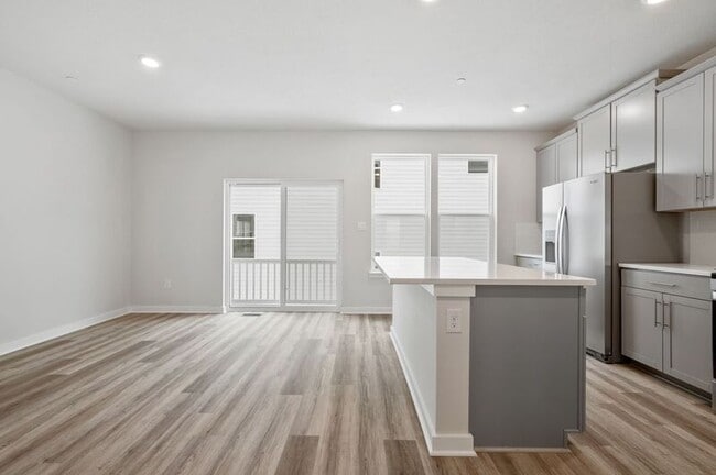 Building Photo - 305 Gable Court