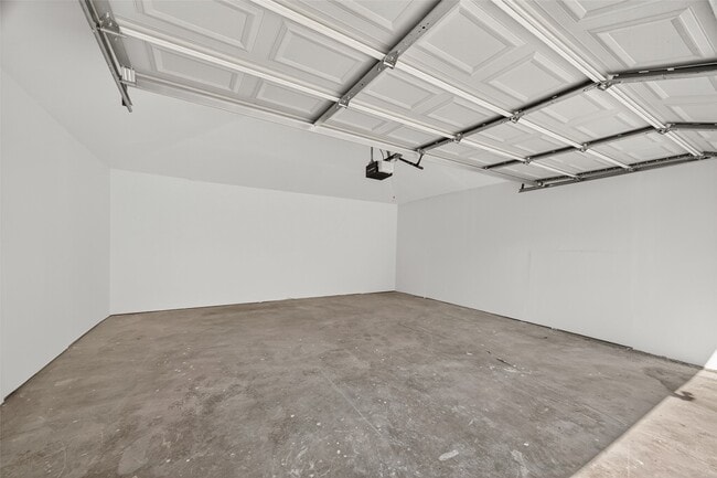 Building Photo - 11742 N Little John Cir