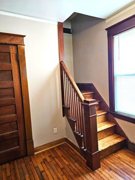 Building Photo - 1388 7th St E