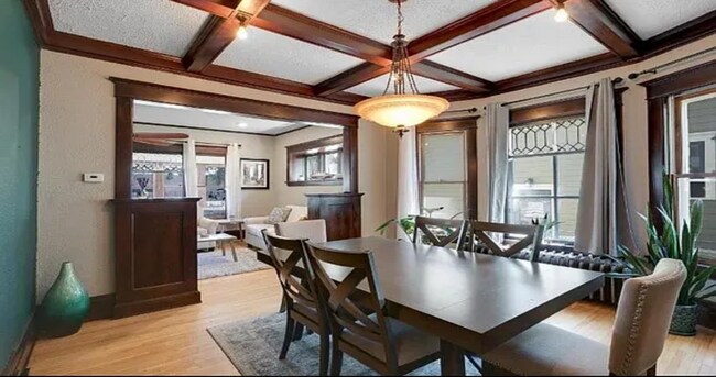 Building Photo - 1823 N Girard Ave