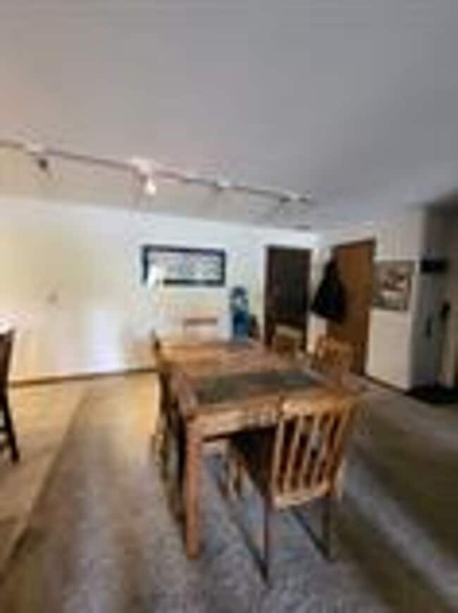 Building Photo - Wildernest 2 Bedroom 2 Bathroom includes all utilities!  Flexible lease terms.