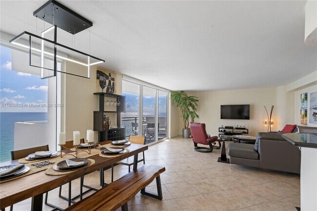Building Photo - 2030 S Ocean Dr
