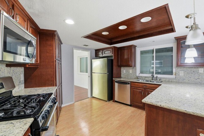 Building Photo - 44648 17th St E