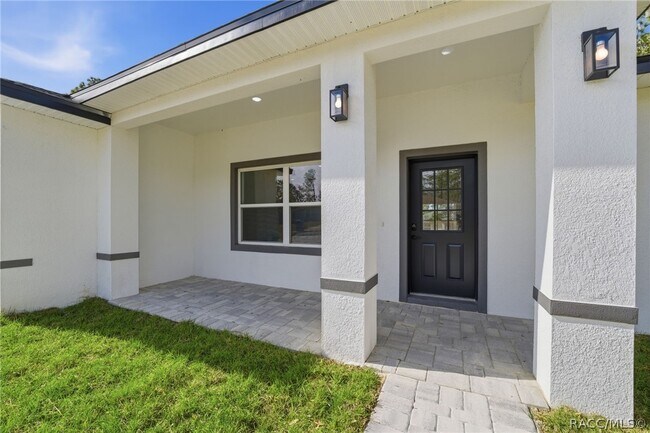 Building Photo - 2275 W Linden Dr