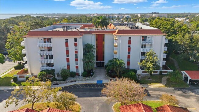 Building Photo - 2630 Pearce Dr