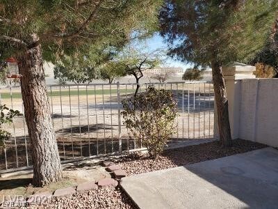 Building Photo - 4928 Forest Oaks Dr