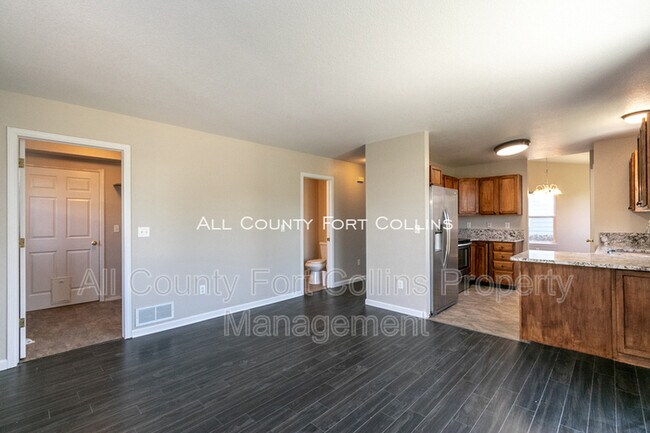 Building Photo - 827 Glenwall Dr