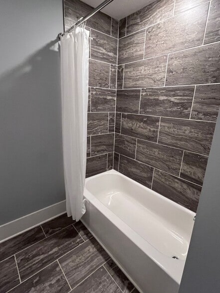 Building Photo - 509 Hickory Cir