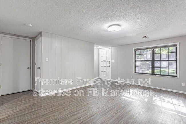 Building Photo - 2527 NW 6th St