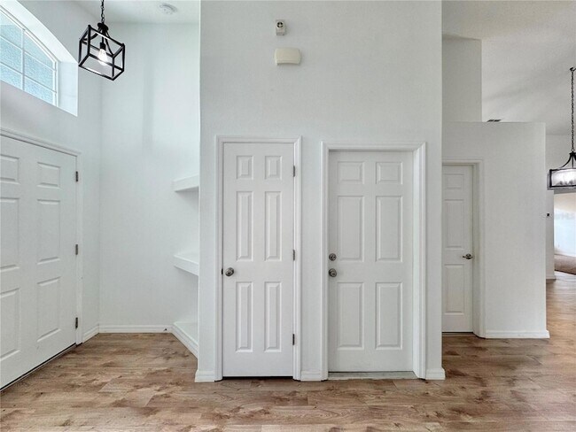 Building Photo - 502 Viola Dr
