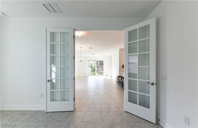 Building Photo - 43878 Blue Heron Ln
