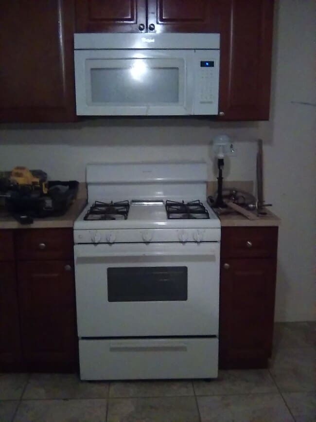 Building Photo - 3 bedroom apartment for rent