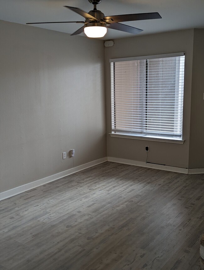 Building Photo - 1750 Timber Ridge Rd