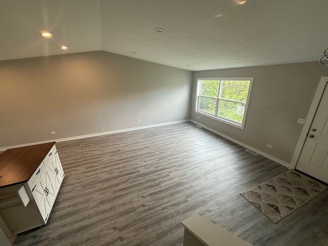 Building Photo - 1301 Lizabeth Ln