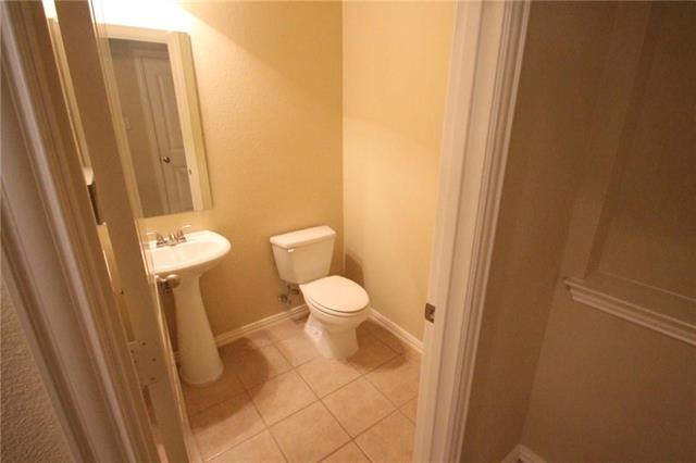 Building Photo - 5404 Mesquite Dr