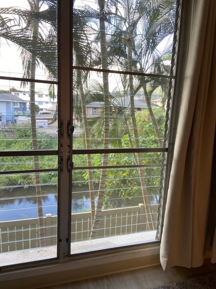 Building Photo - 2845 Waialae Ave