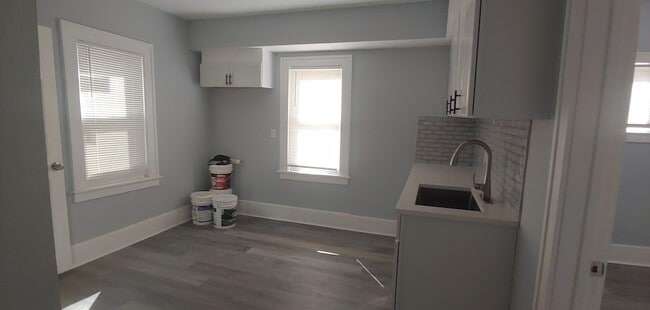 Building Photo - 2172 W Forest Home Ave