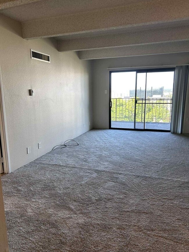 Building Photo - Breathtaking Mountain Views from the 10th ...