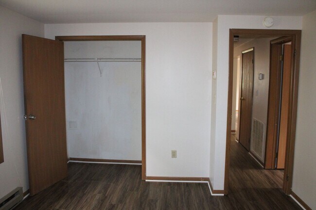 Building Photo - 11784 White Oak Rd