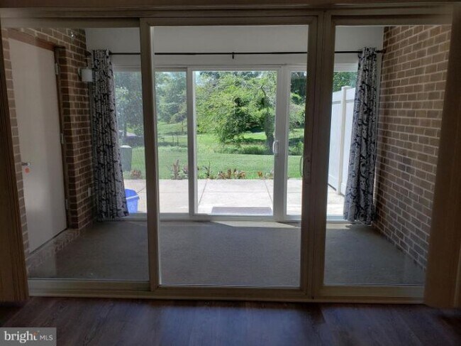 Building Photo - 3221 S Leisure World Blvd