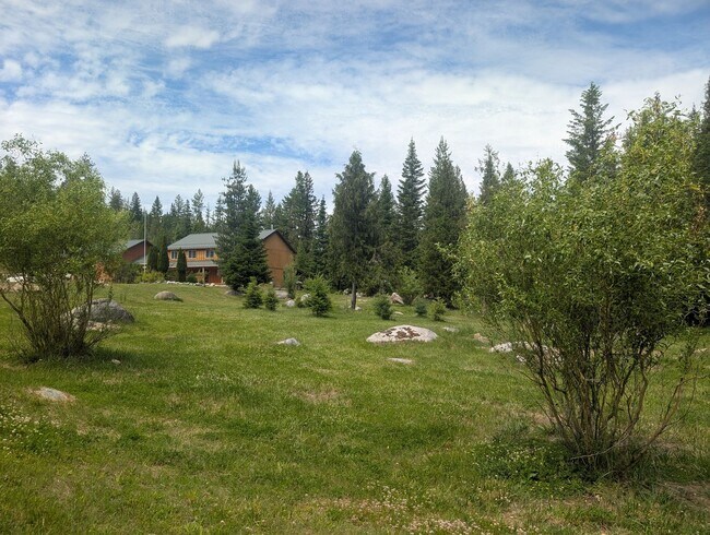 Building Photo - Spacious 4BR Home Near Sacheen & Davis Lake