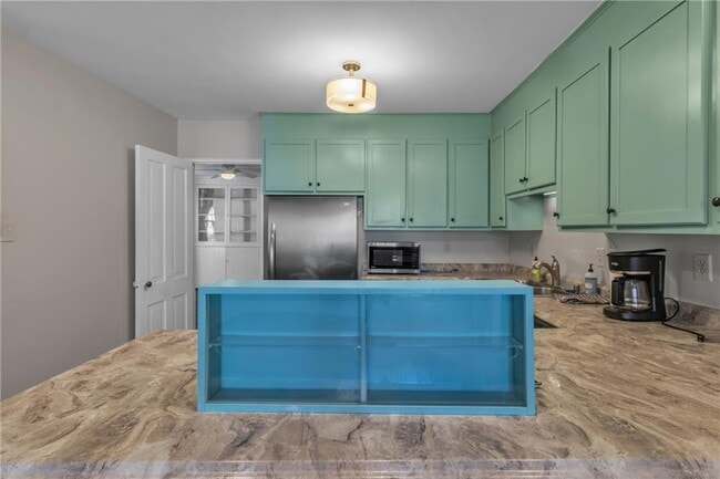 Building Photo - 225 S Park St