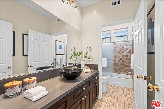 Building Photo - 7538 W 81st St