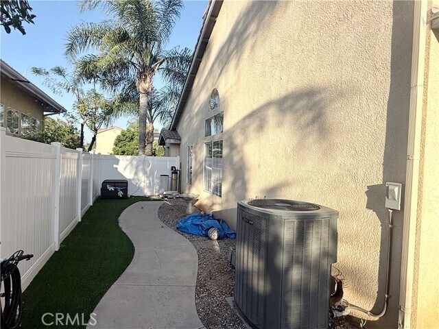 Building Photo - 26587 Alta Ave