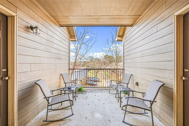 Building Photo - 1757 Sierra Crest Dr