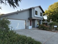 Building Photo - 405 Solano Dr