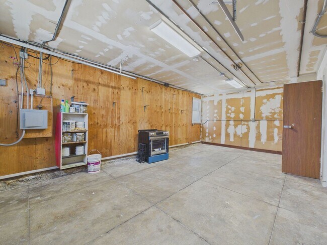 Building Photo - 58 Vale St