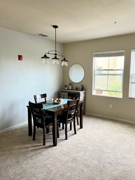 Building Photo - 5350 Dunlay