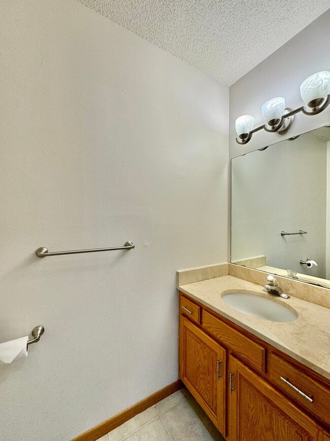 Building Photo - 4851 Tee Ct SW