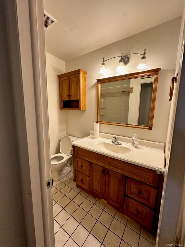 Building Photo - 26 Silo Ln