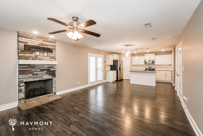 Building Photo - 521 Sourwood Dr