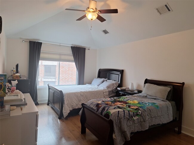 Building Photo - 5207 Cornish St