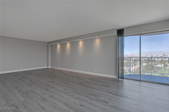 Building Photo - 3111 Bel Air Dr