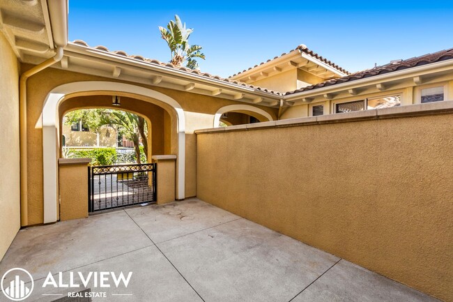 Building Photo - Stunning 3 Bedroom, 2.5 Bath in Sought-After Woodbury Community