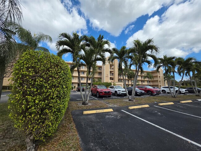 Building Photo - 7145 Huntington Ln