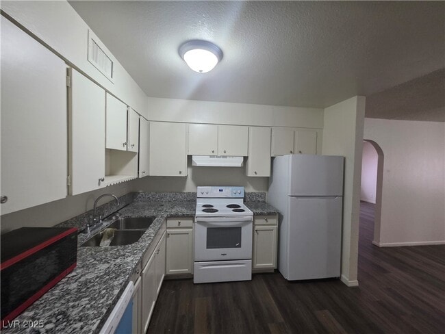 Building Photo - 6232 Blair Way