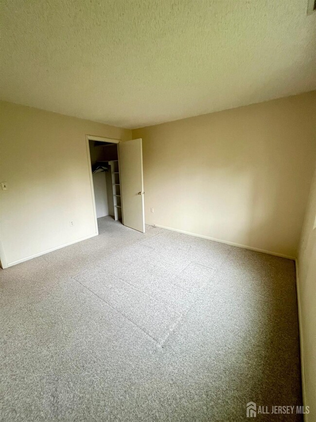 Building Photo - 1317 Ravens Crest Dr