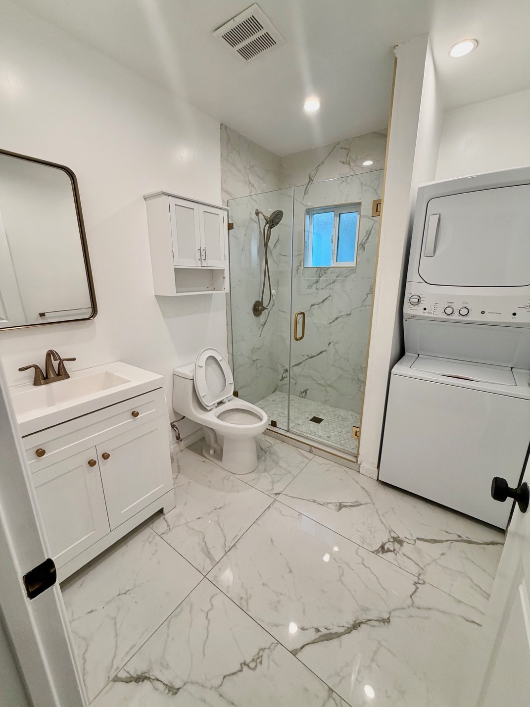 Building Photo - 1144 E Wilson Ave