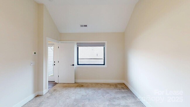 Building Photo - 1211 Minter Pl
