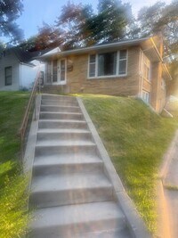 Building Photo - 3759 N Knox Ave