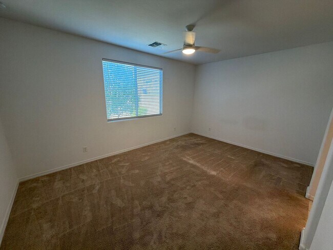 Building Photo - 14418 W Cottontail Ln