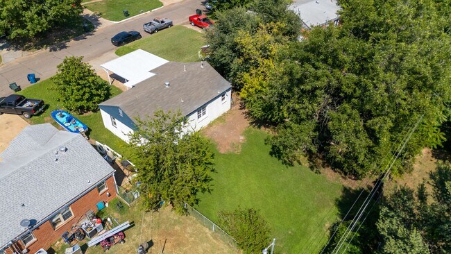 Building Photo - 3 Bedroom Rent to Own Home Available!