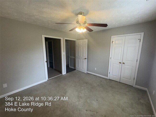 Building Photo - 384 E Lake Ridge Rd