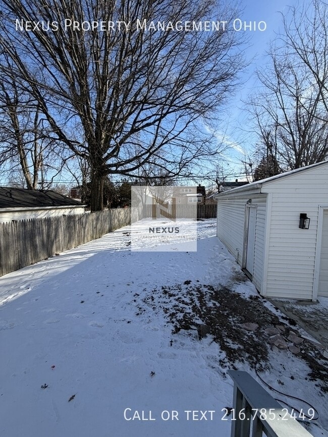 Building Photo - 843 E 232nd St